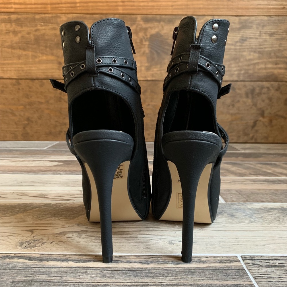 NWOT Pierre Dumas Faux Leather Cut-Out Booties - Picture 5 of 8